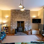 Charming Edwardian Stone Countryside Views - Pass The Keys Vakantiehuis