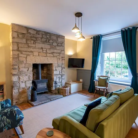 Charming Edwardian Stone Countryside Views - Pass The Keys *