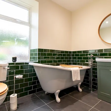 Charming Edwardian Stone Countryside Views - Pass The Keys Holiday home *